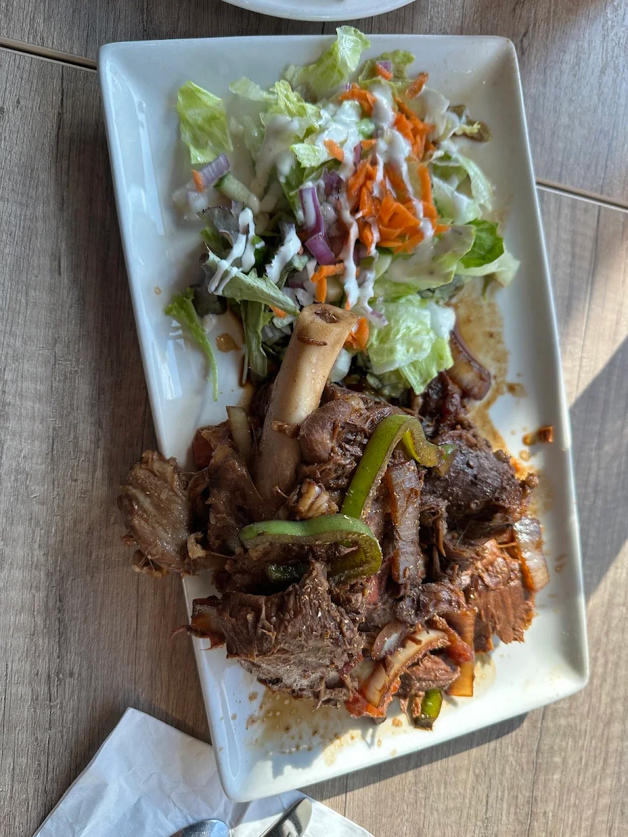 Stew Beef Fried with Veggies & Salad, Hamdi