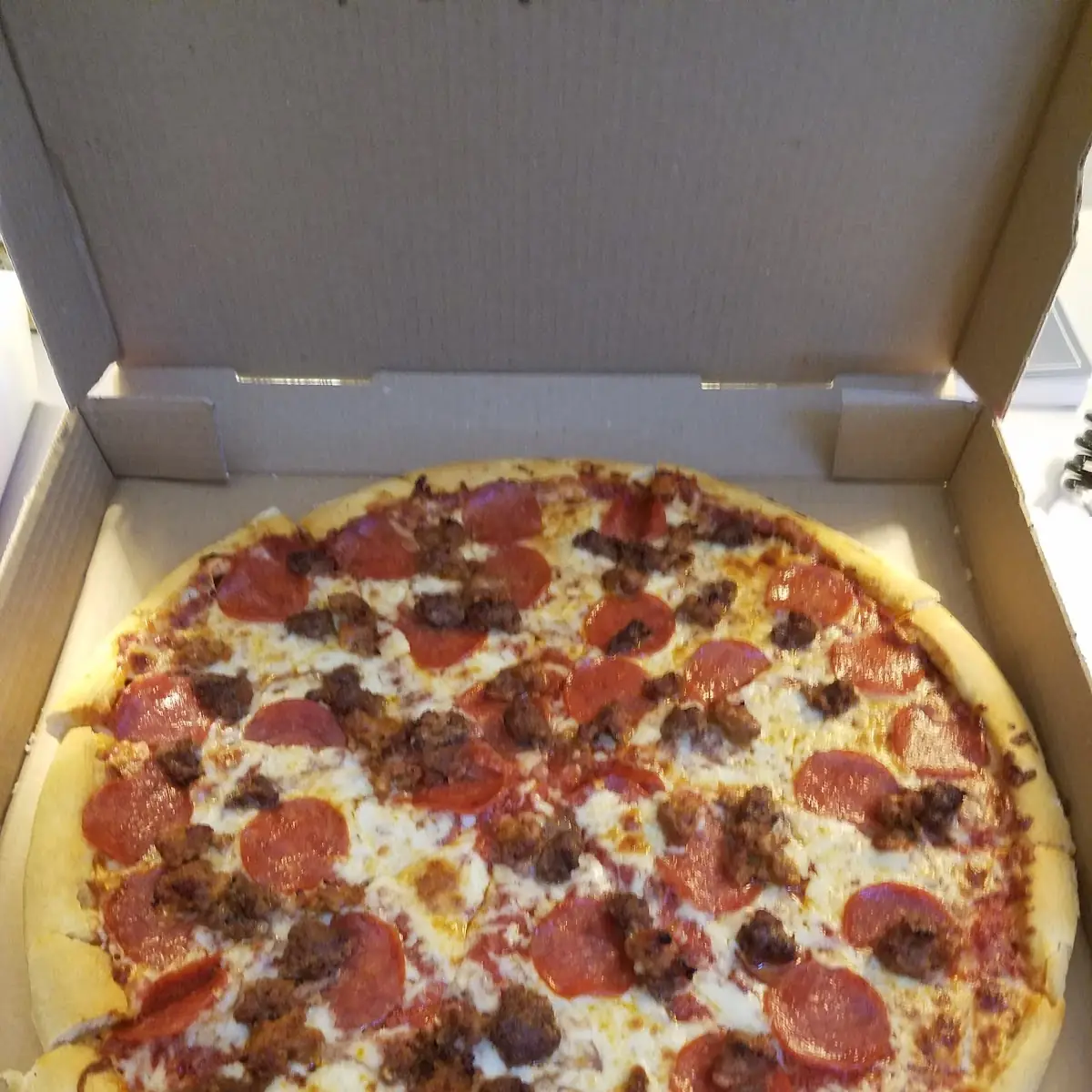 Large Hamburger Sausage and Pepperoni Pizza