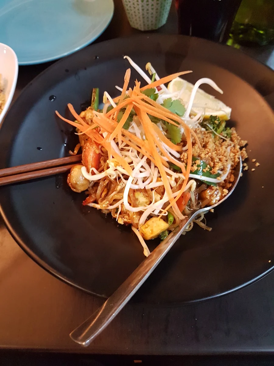 Pad Thai Prawn & Chicken