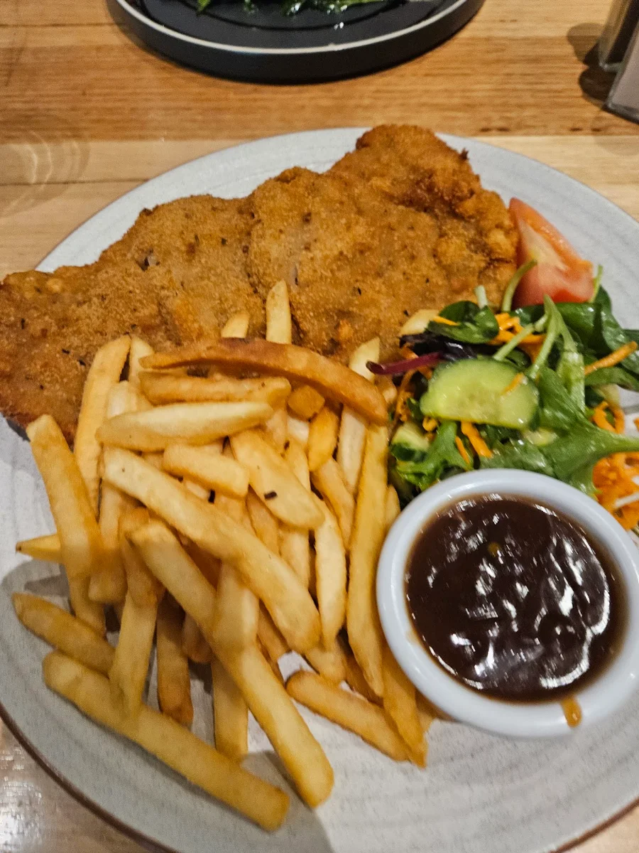 Chicken Schnitzel, The Courthouse Hotel