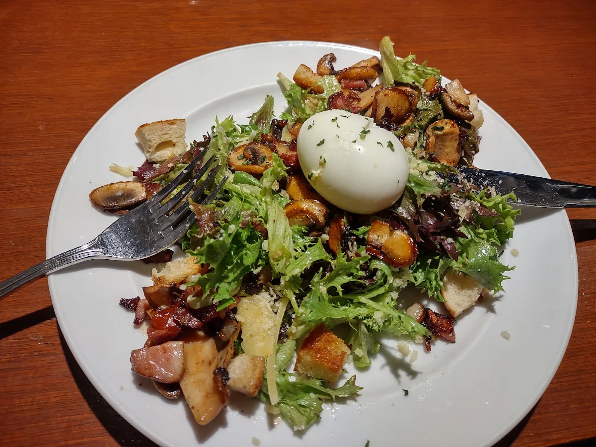 Salade Lyonnaise, Crêpe Montagne