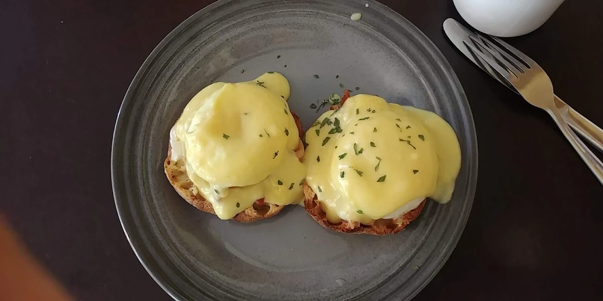 Eggs Benedict, Chowder House on Main