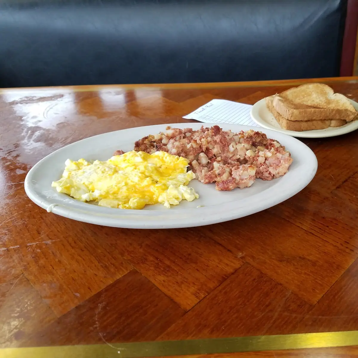 Scrambled Eggs and Corned Beef Hash