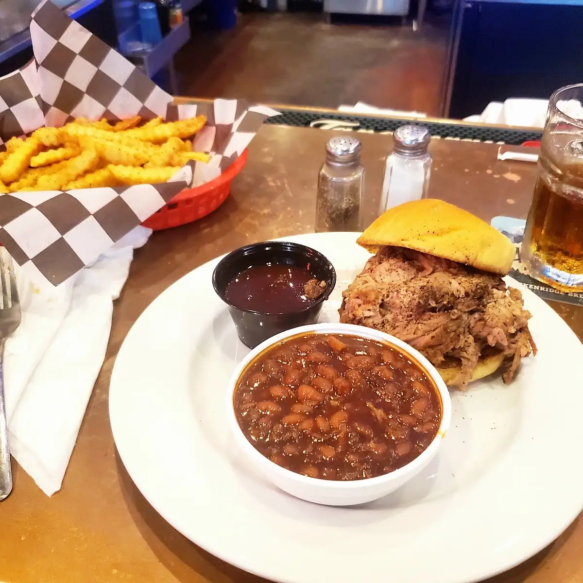 Pulled Pork Sandwich w BBQ Baked Beans