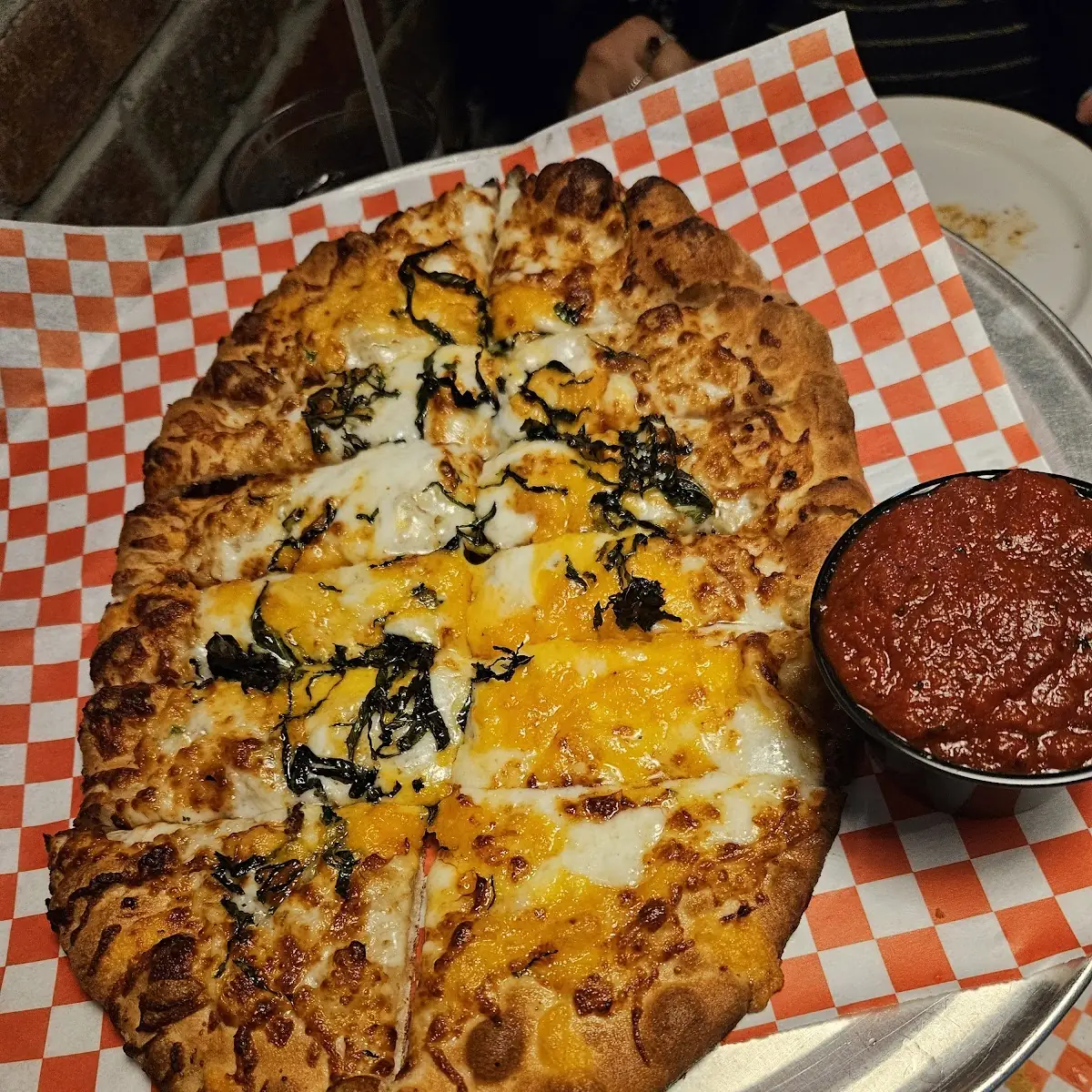 Cheesy Garlic Bread with Marinara