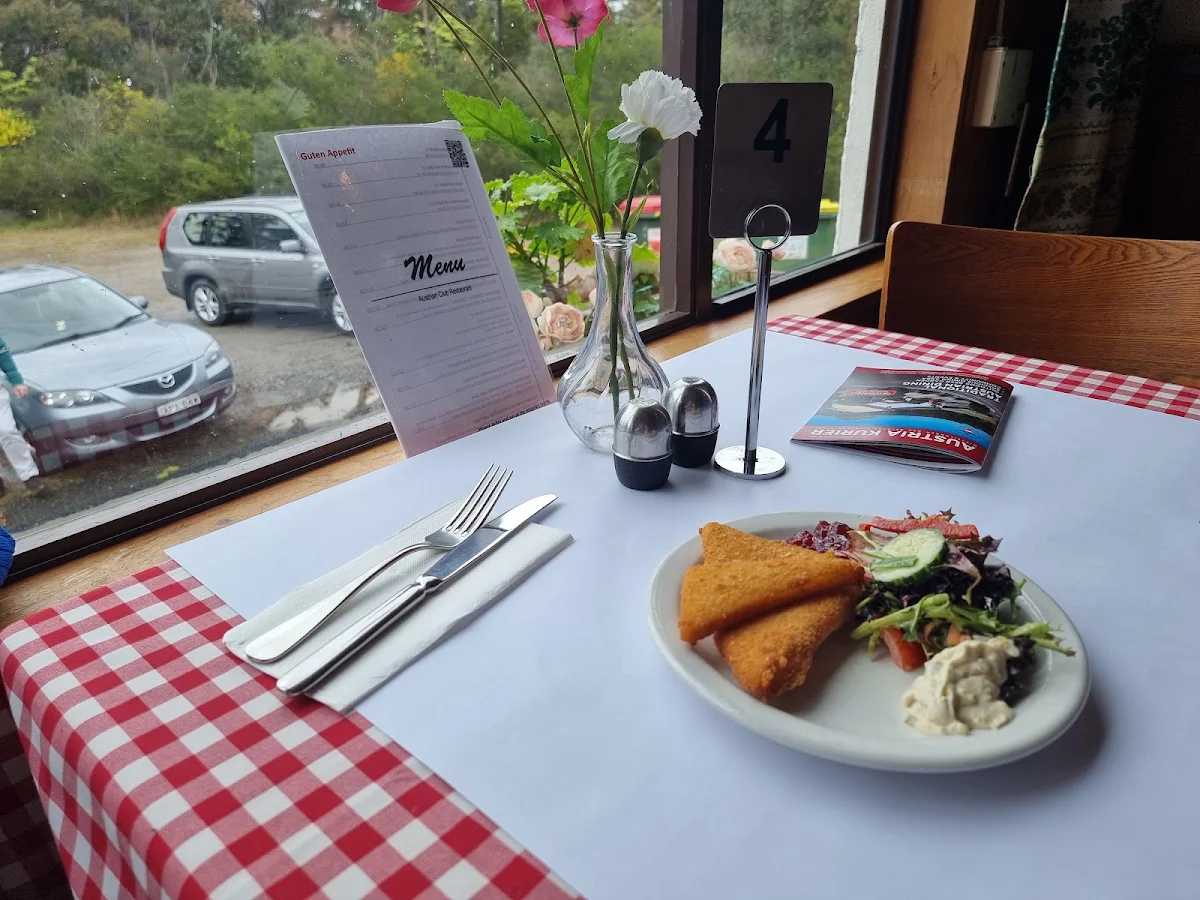 Gebackener Käse, Austrian Club Restaurant