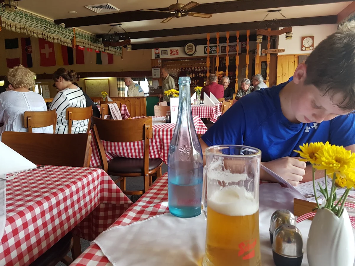 Highlights, Austrian Club Restaurant