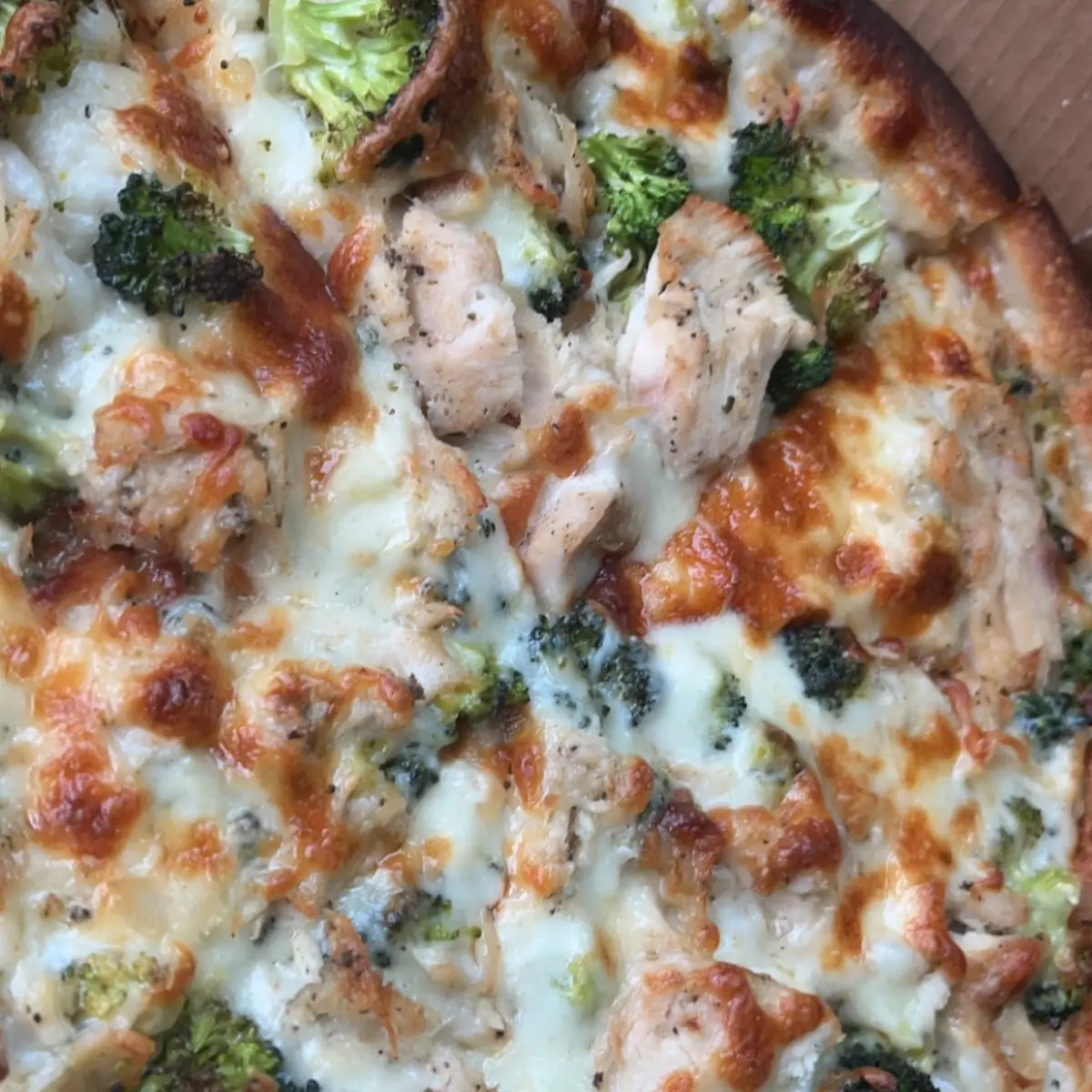 Chicken Broccoli Alfredo Pizza