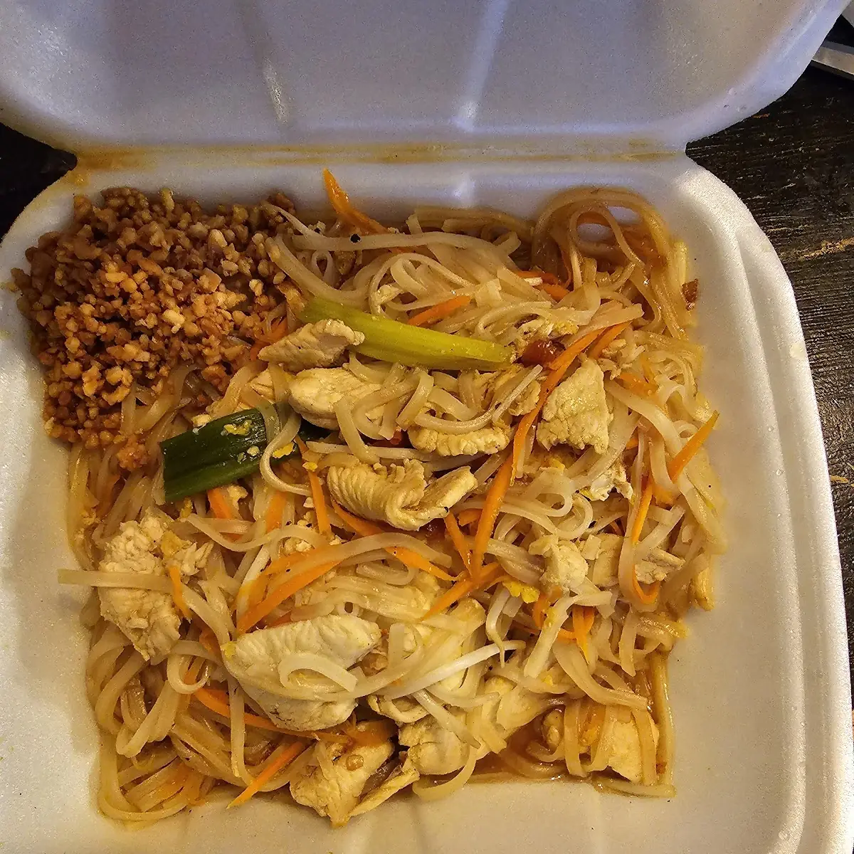 Chicken Pad Thai