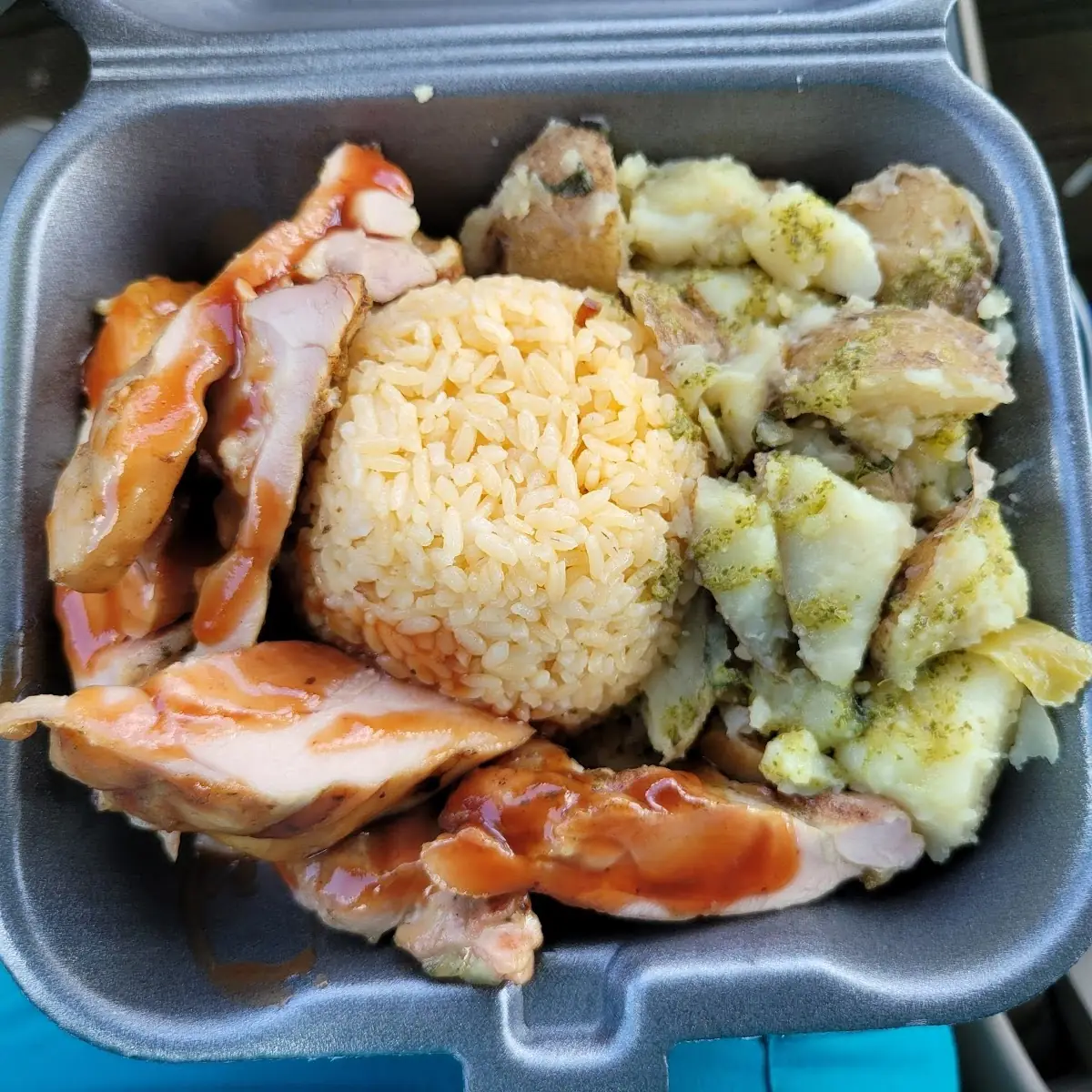 Arroz Con Tocineta Pechuga a La Plancha Y Papas Salteadas
