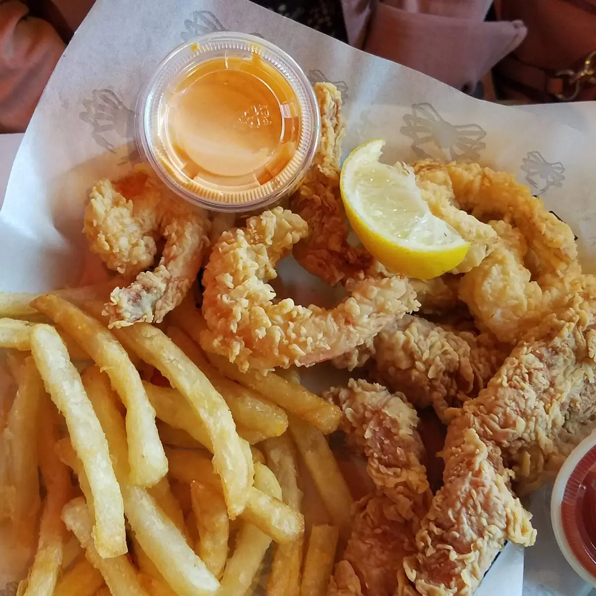 Fried Shrimp Basket with Fries