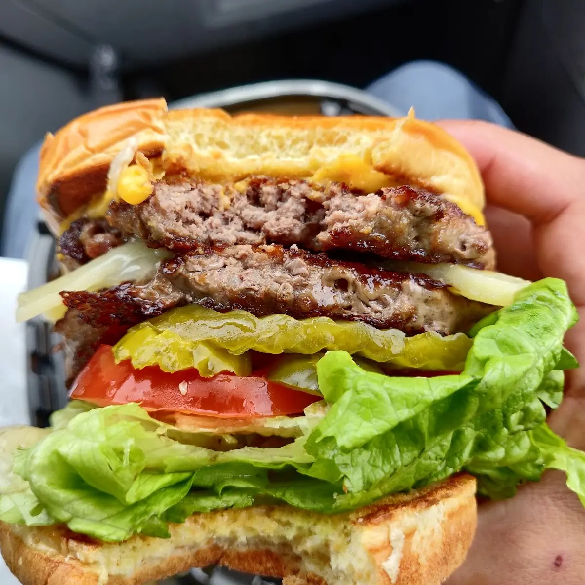 Mega Burger