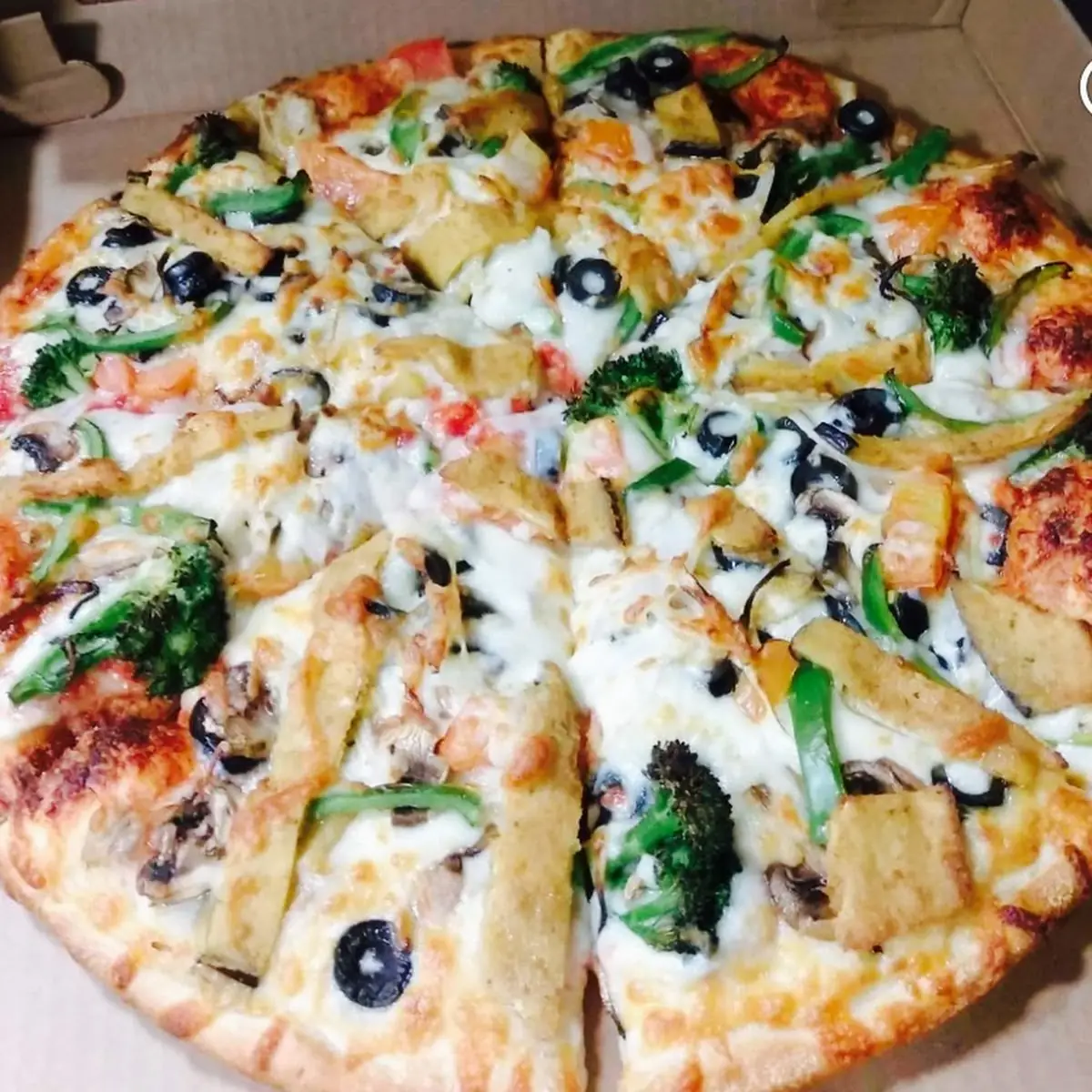 Veggie Pizza with Eggplant