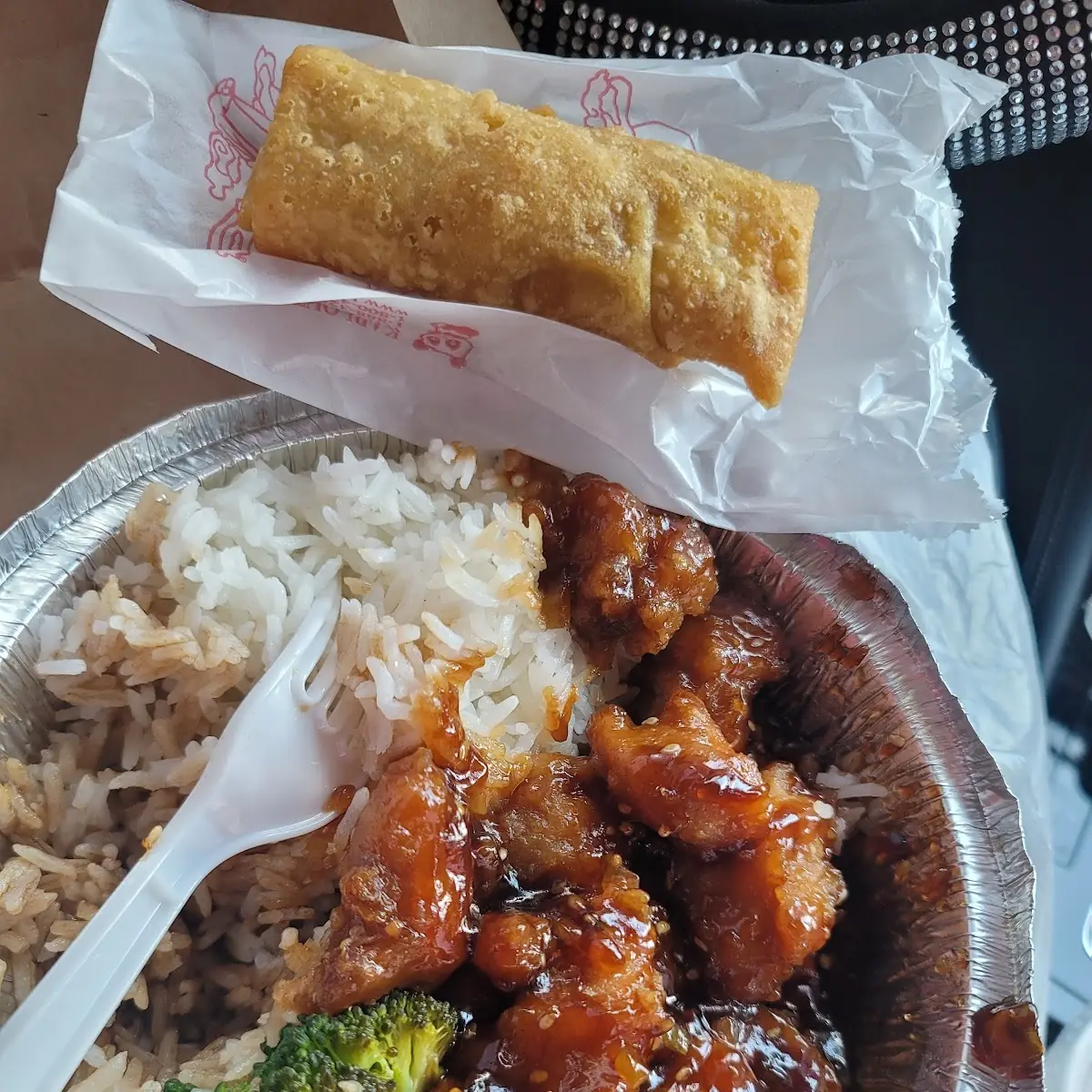 Seemed Chicken with White Rice Egg Roll
