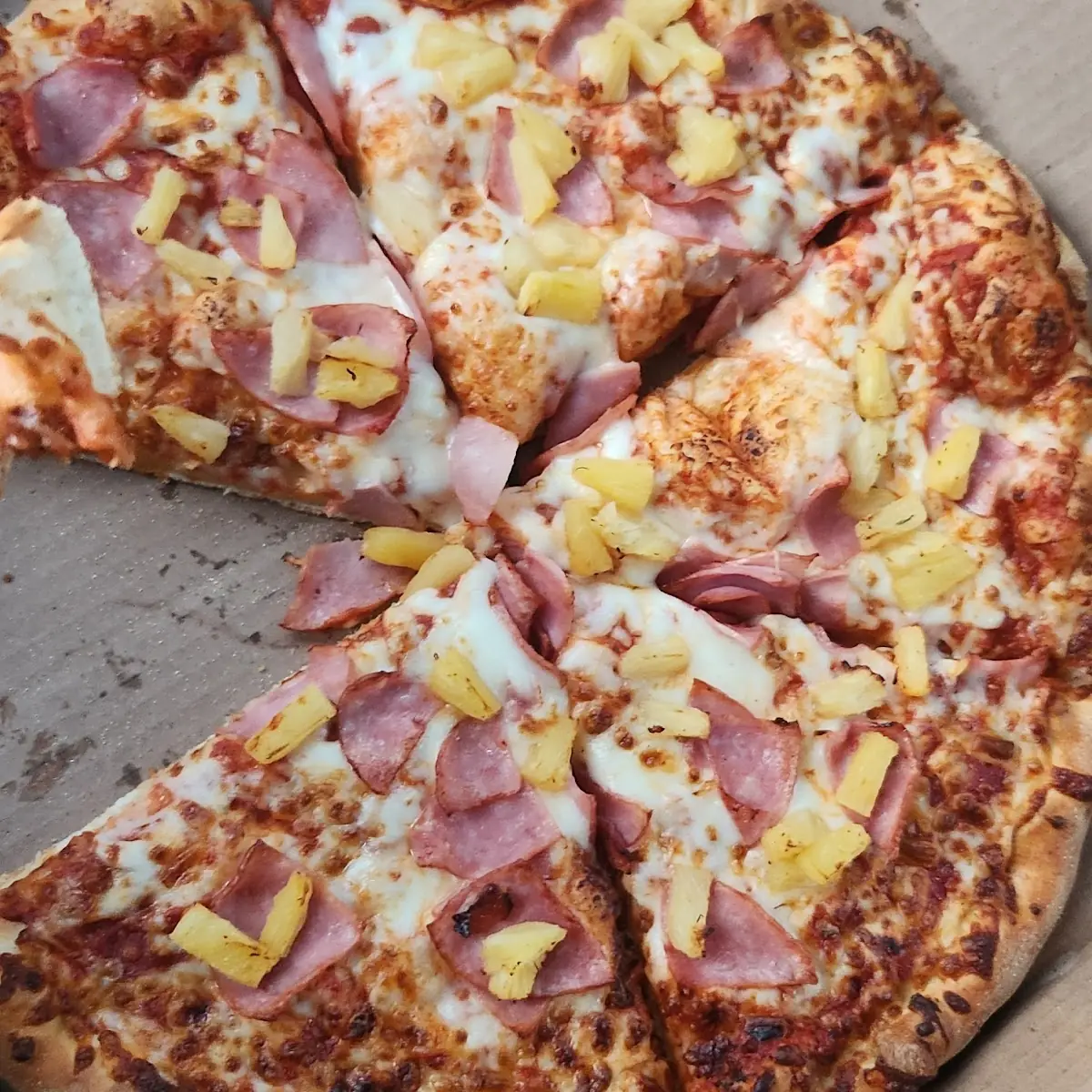 Hawaiian Pizza with Banana Peppers