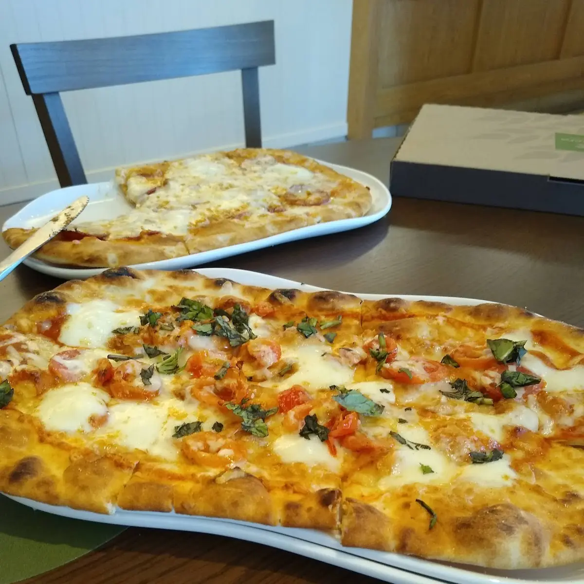 Flat Bread Pizza Margherita