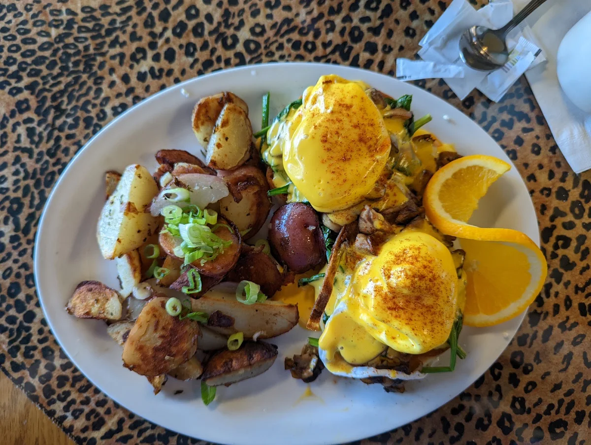Eggs Benny