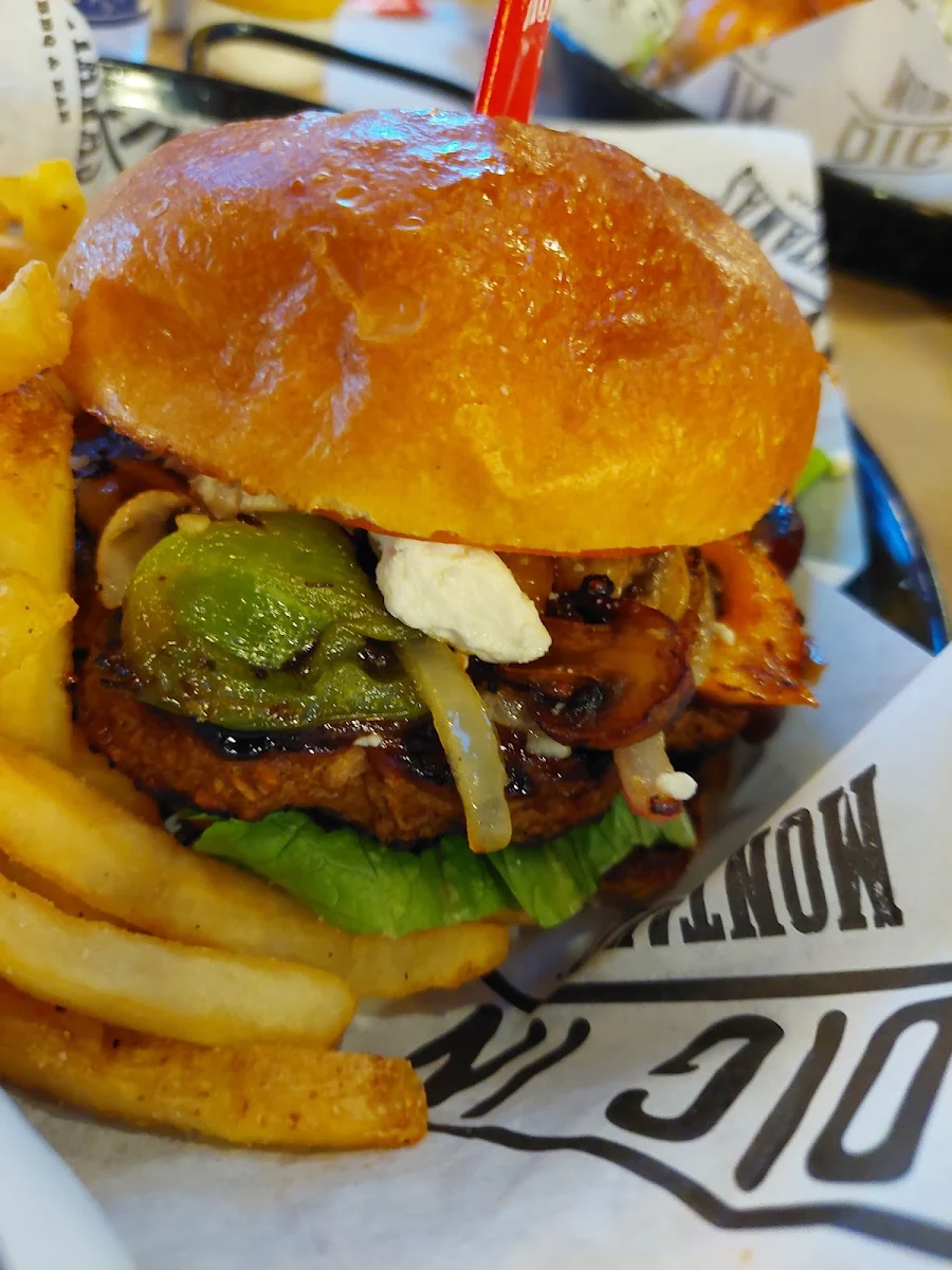 Veggie Burger, Montana’s BBQ & Bar