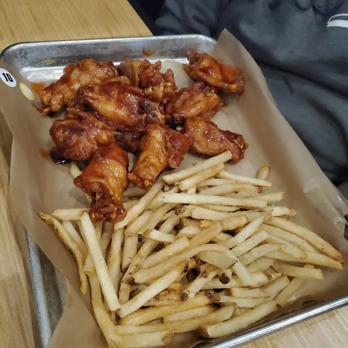 Chicken Wings with Fries