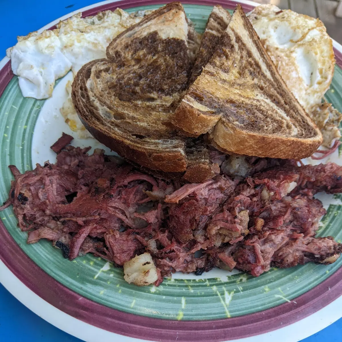 HOMEMADE CORNED BEEF HASH BREAKFAST