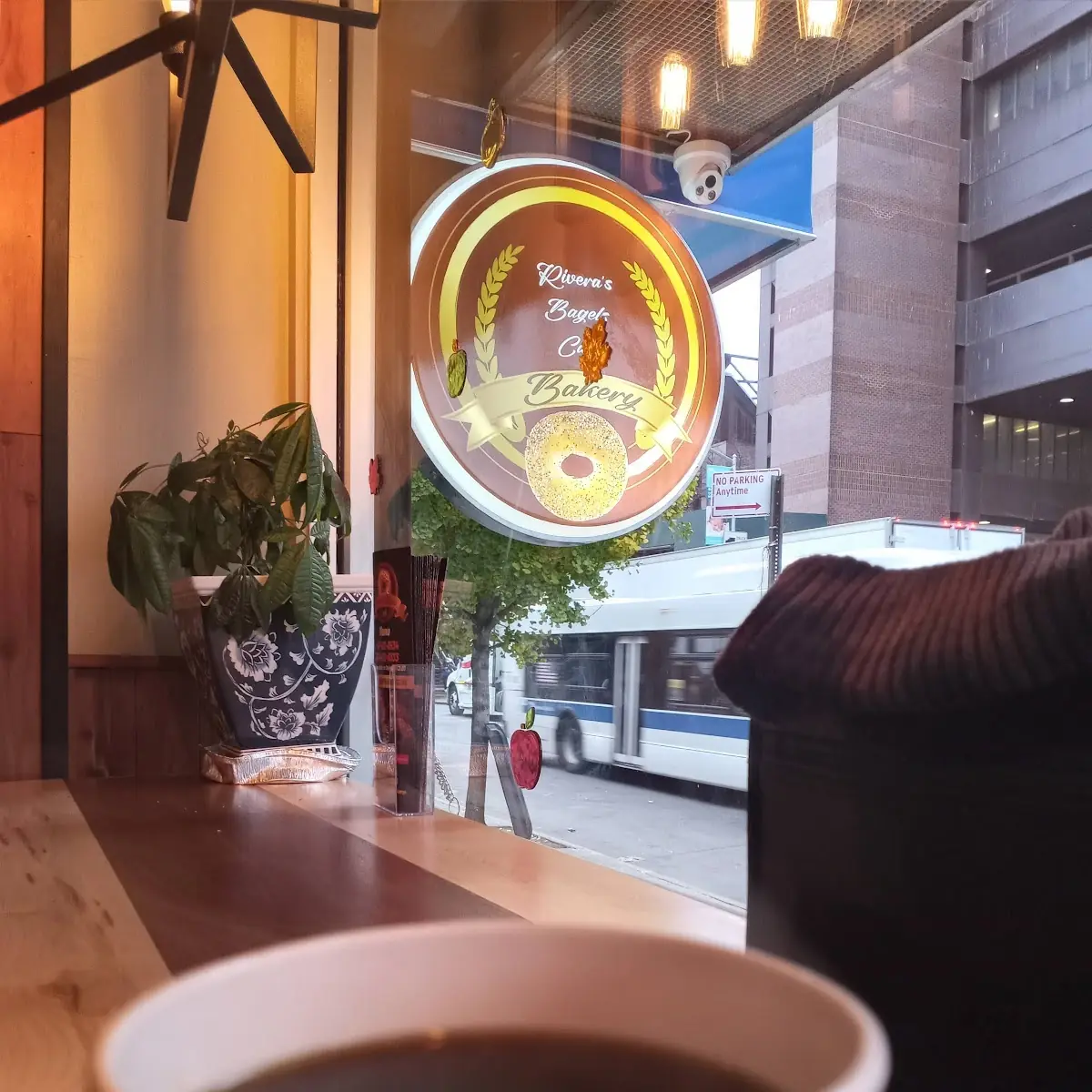Café Negro Grande Con 2 de Azúcar