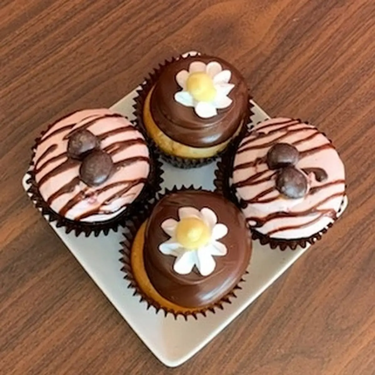 Vanilla 'N Chocolate Cupcake