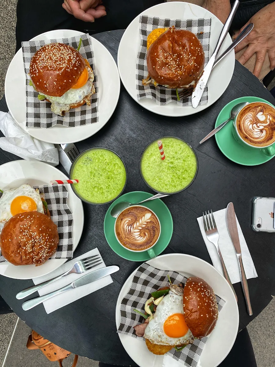 Brix & Beans Burger, Brix & Beans Coffee House