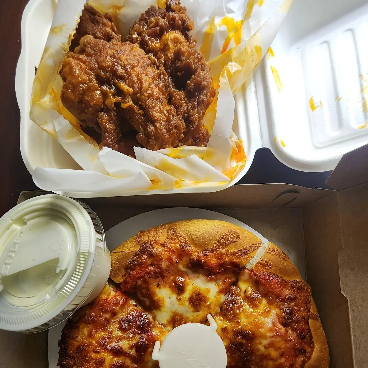 Buffalo Wings Cheese Pizza