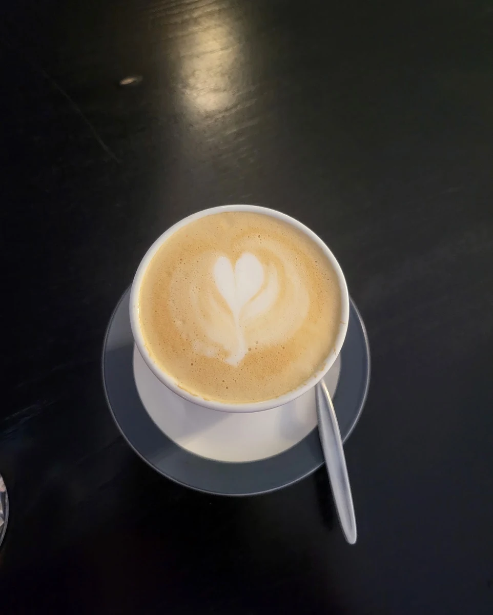 Latte, Epoche Lounge Bar