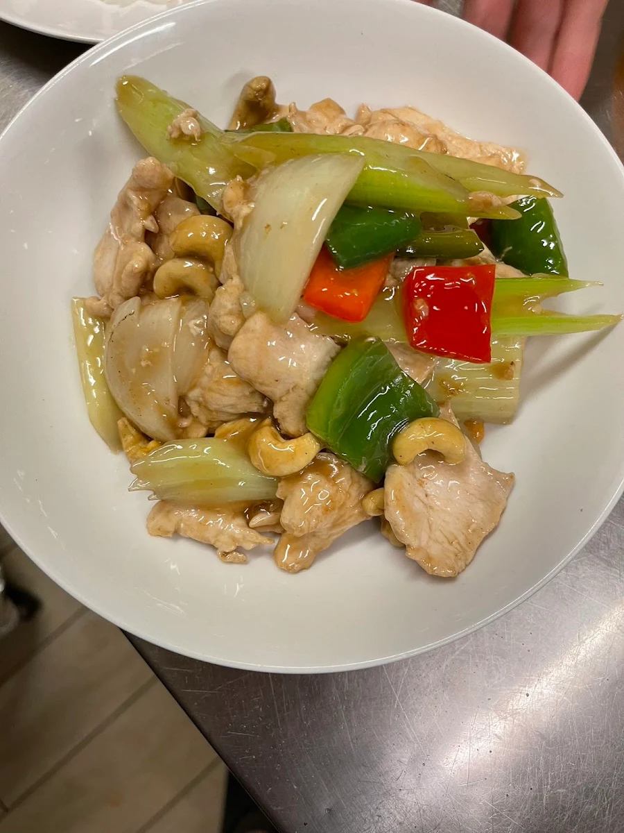 Chicken Cantonese Style, Awesome Noodle Asian Cuisine