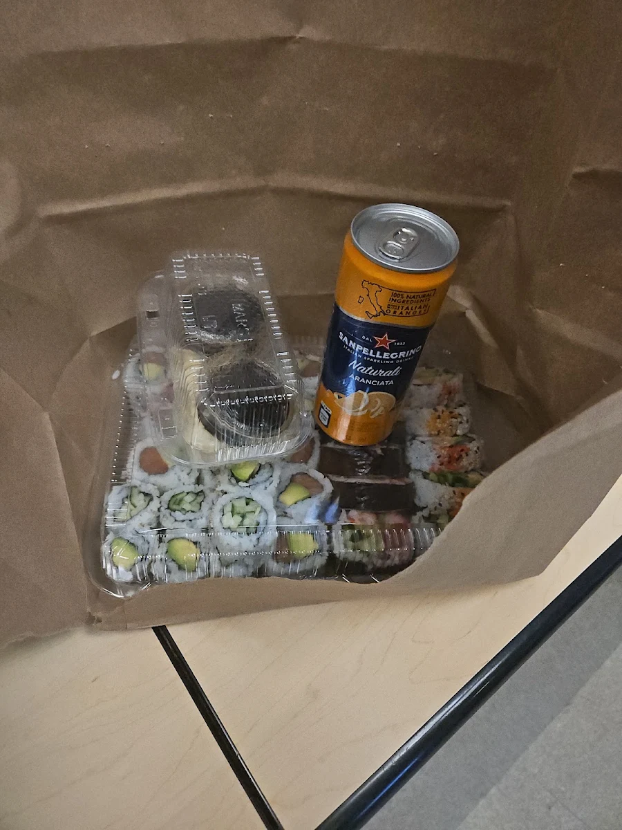 Combo 30 Sushis Avec Red Bull Pas Red Bull, Ōma sushi