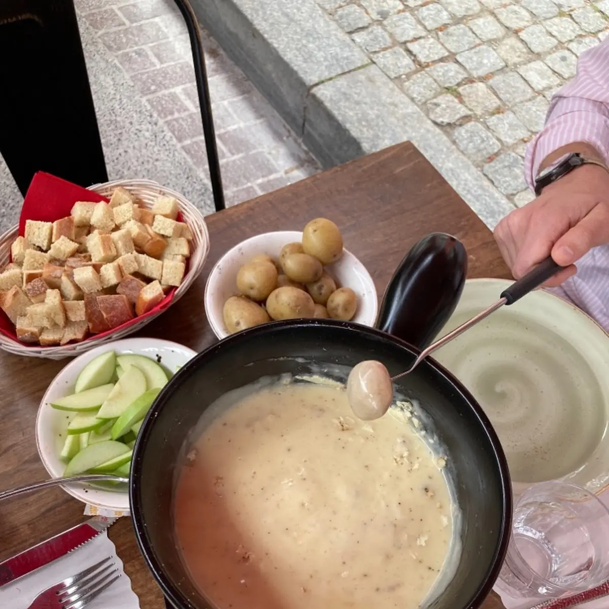 Traditional Cheese Fondue