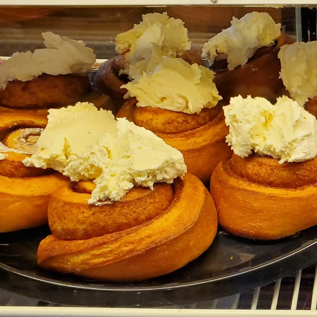 Mr Cinnamon Roll's