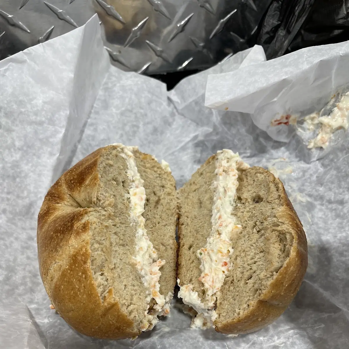 Sesame Bagel w Veggie Cream Cheese