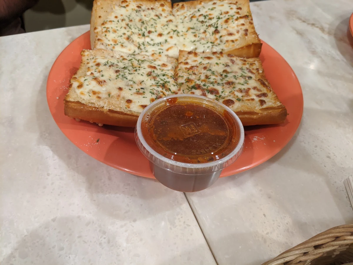 Garlic Knots with Marinara Sauce
