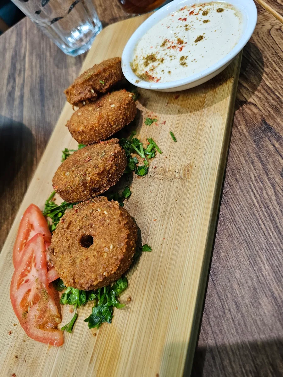 Highlights, Kamoun Restaurant مطعم كمون لافال (حلال)