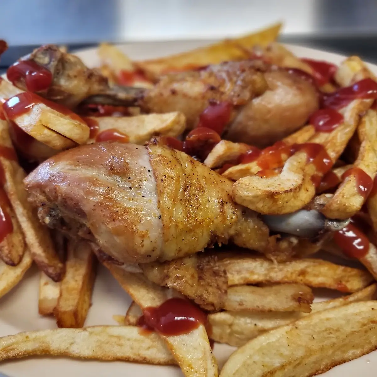 Papas Fritas Con Pollo