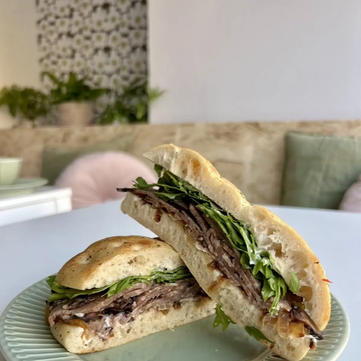 Highlights, Frisk Café