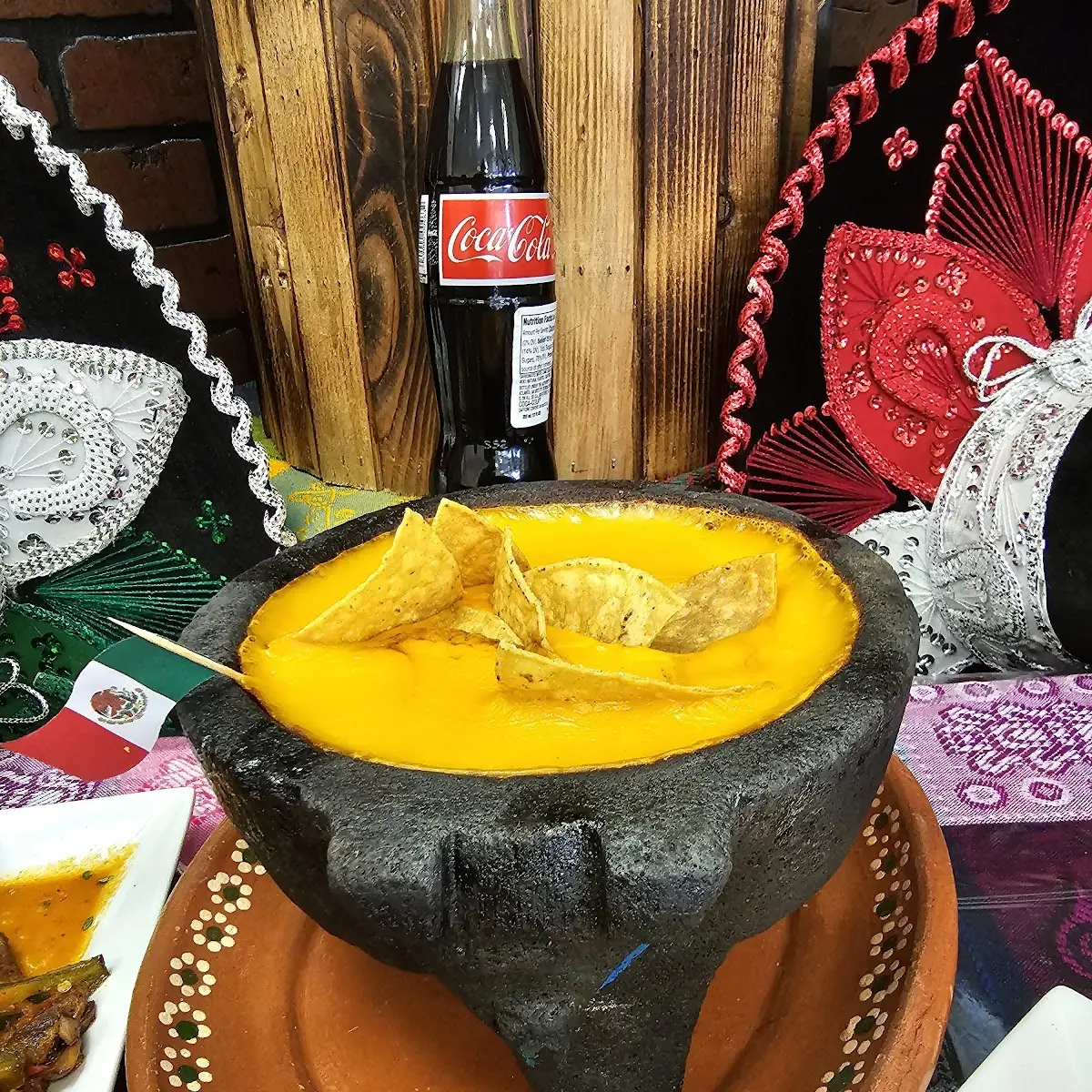 Molcajete de Queso Fundido