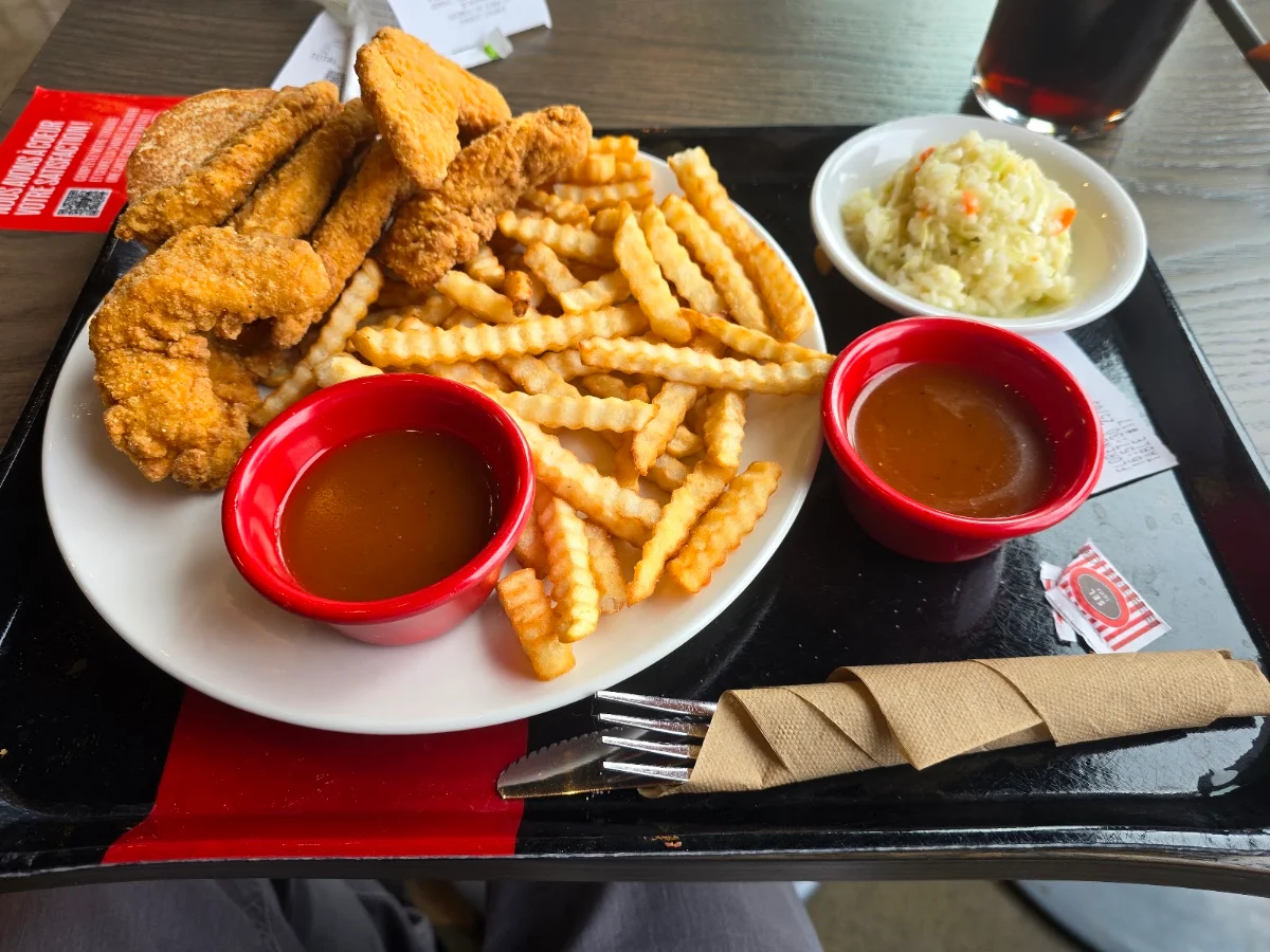 Chicken Tenders and Fries, Benny&Co. Lachenaie