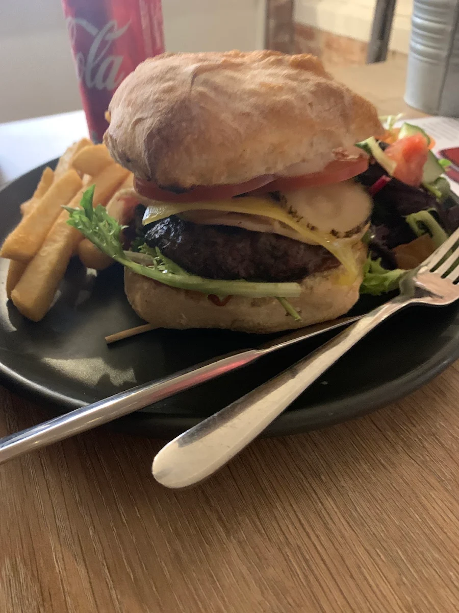 Bacchus Burger, Bacchus Bar