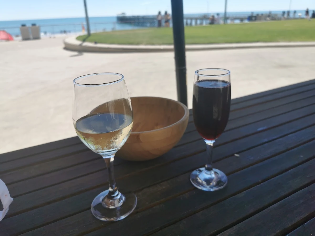 Highlights, Bacchus Bar