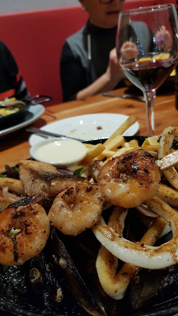 BBQ Seafood, Milano's Restaurant and Pizzeria