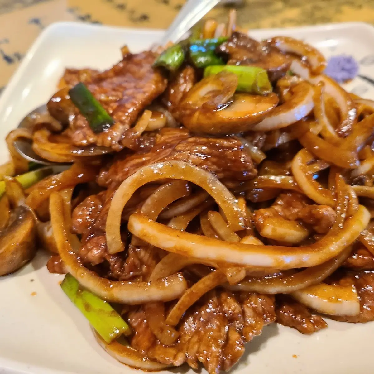Beef with Garlic Sauce