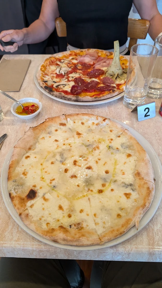 4 Formaggi, Lupa Pizzeria