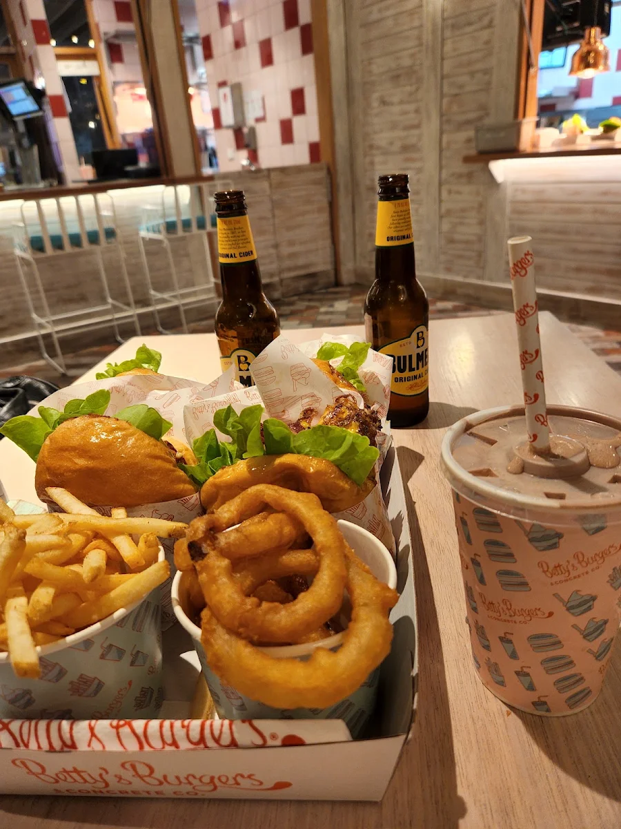 Calamari Bucket, Betty's Burgers