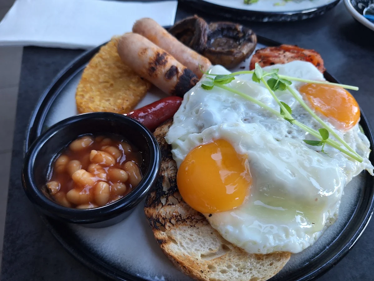 Big Breakfast, Tempayan Bay