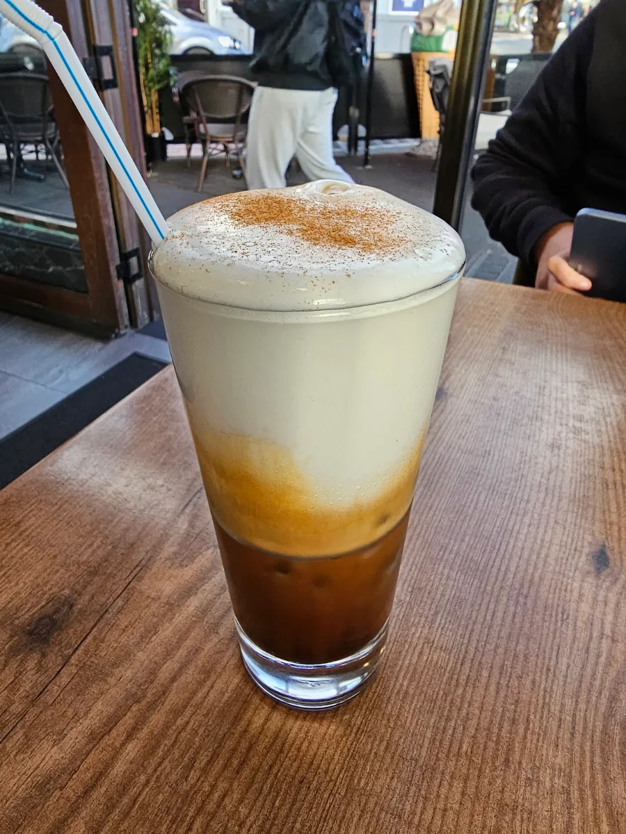 Freddo Cappuccino, Pantry on Station