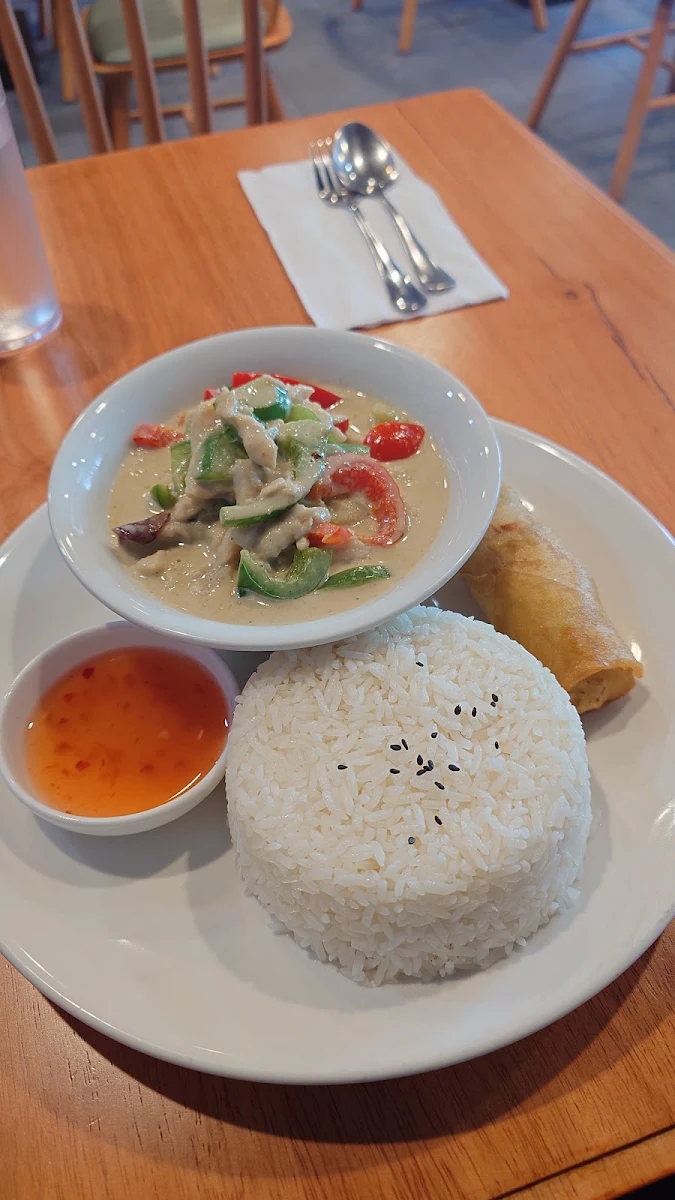 Green Curry Lunch Meal, Thai Kitchen