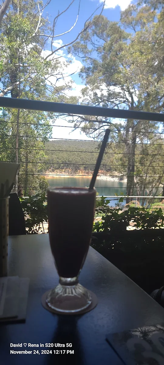 Detox Zing Smoothie, Bistro by the Dam